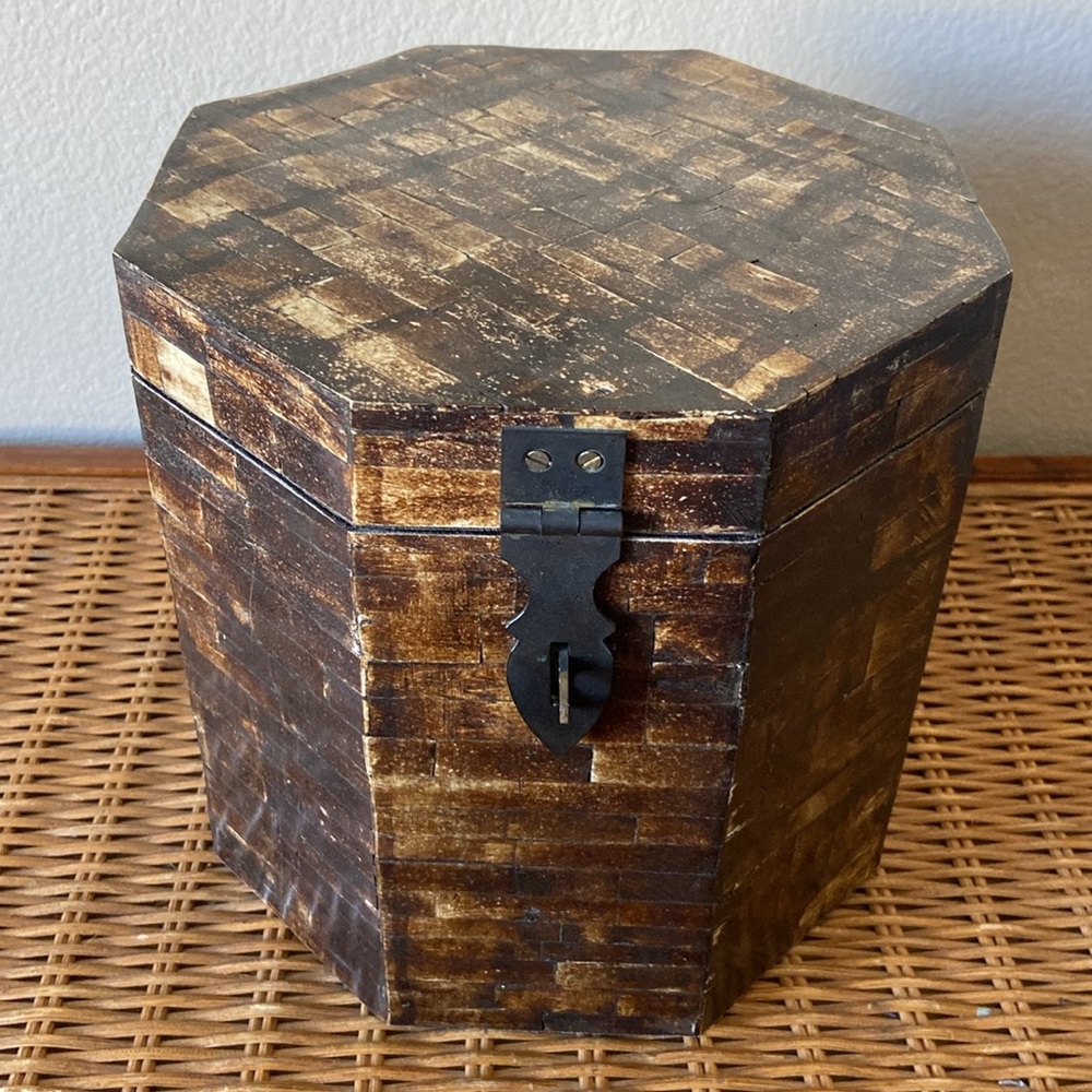 Vintage BONE INLAY HEXAGON BOX WITH LATCH for Lock